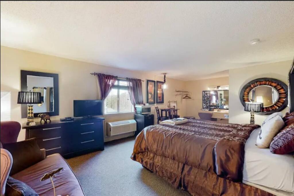 Suite Dreams 101 - Tradewinds Eureka Springs Exterior photo