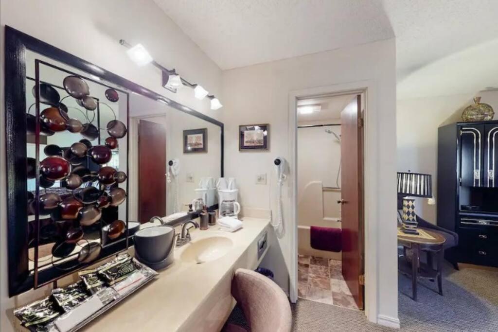 Suite Dreams 101 - Tradewinds Eureka Springs Exterior photo