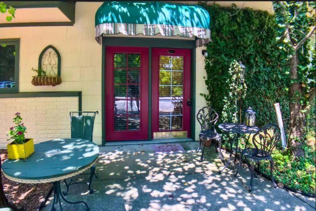 Suite Dreams 101 - Tradewinds Eureka Springs Exterior photo